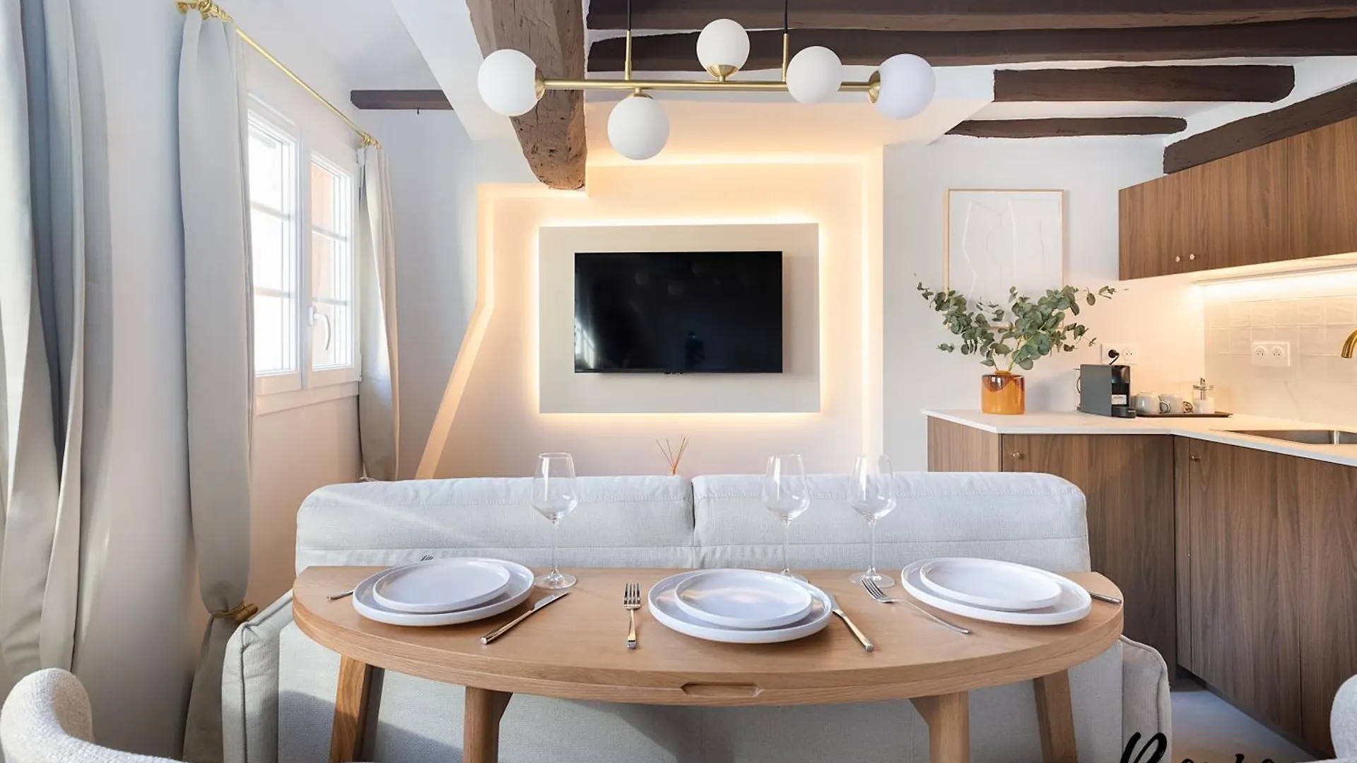 아파트 Super Central - Marais Luxury One-Bedroom - Free Parking 파리