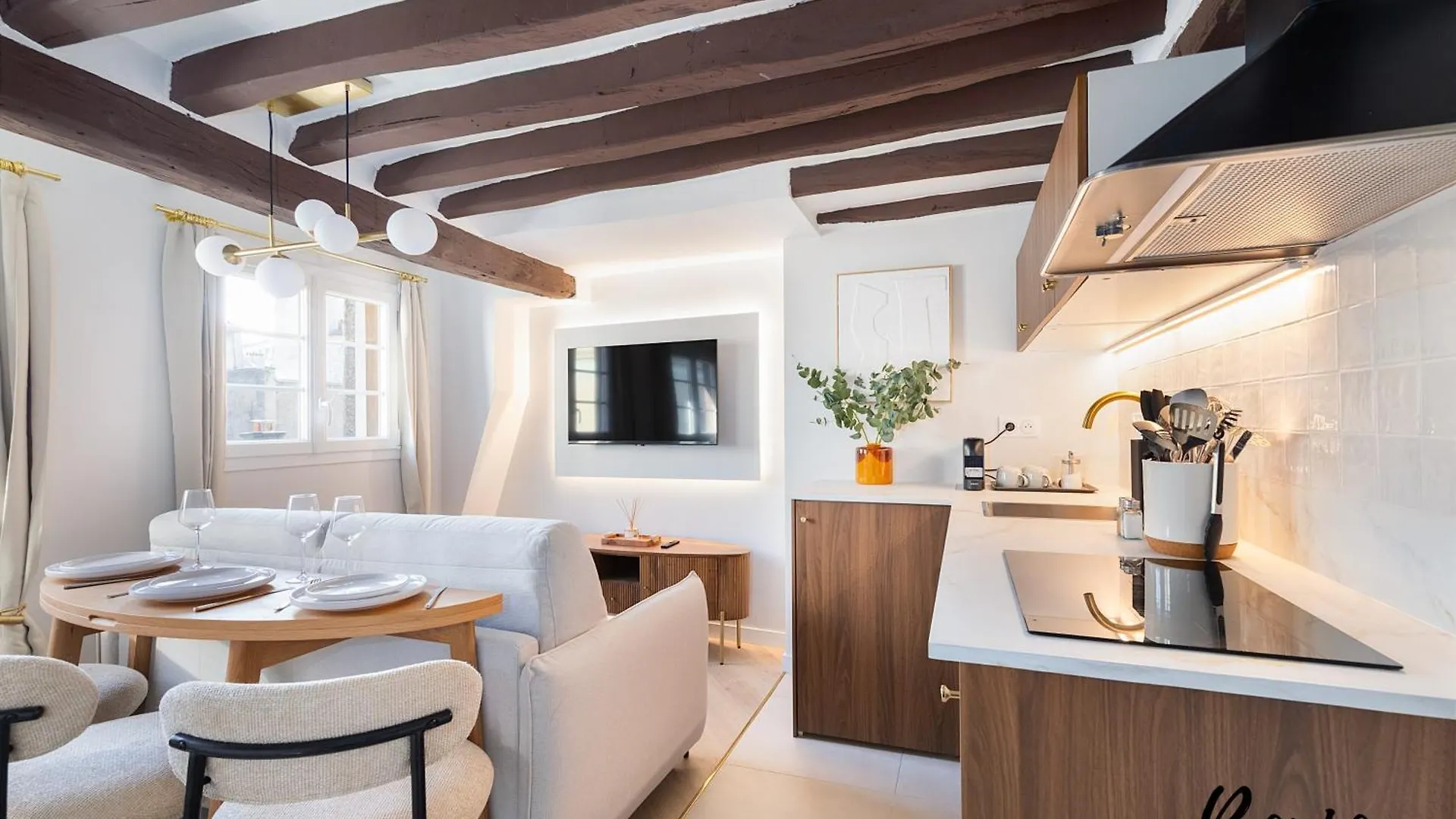 Apartment Super Central - Marais Luxury One-Bedroom - Free Parking Paris