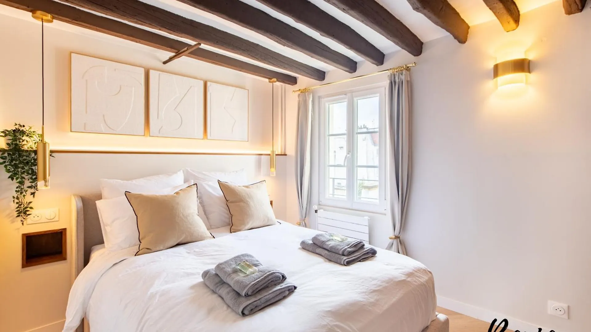 Super Central - Marais Luxury One-Bedroom - Free Parking Paris France
