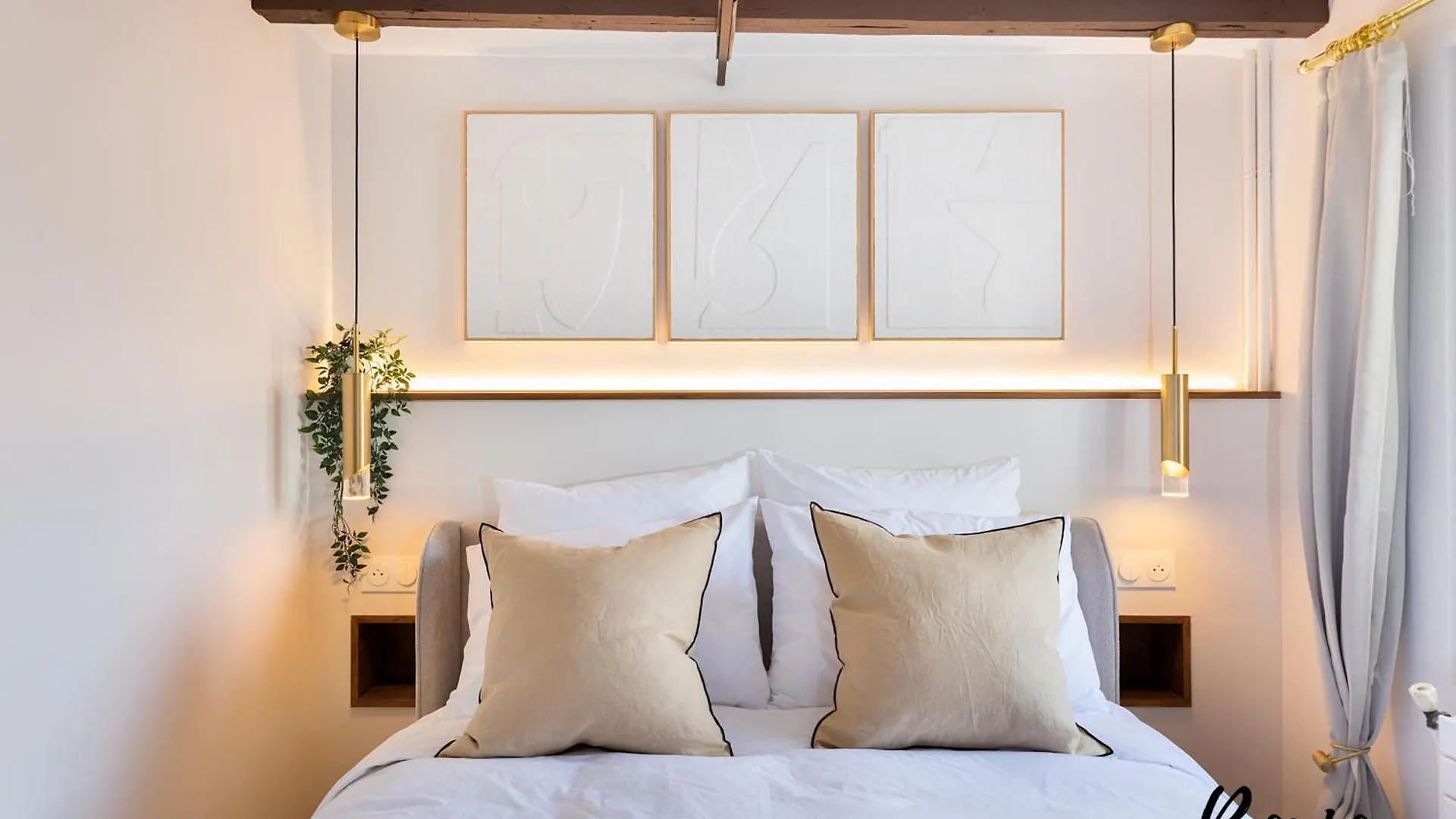 Super Central - Marais Luxury One-Bedroom - Free Parking Paris 0*,  France