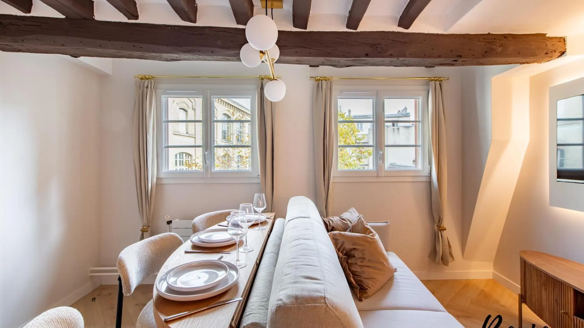 Super Central - Marais Luxury One-Bedroom - Free Parking Paris