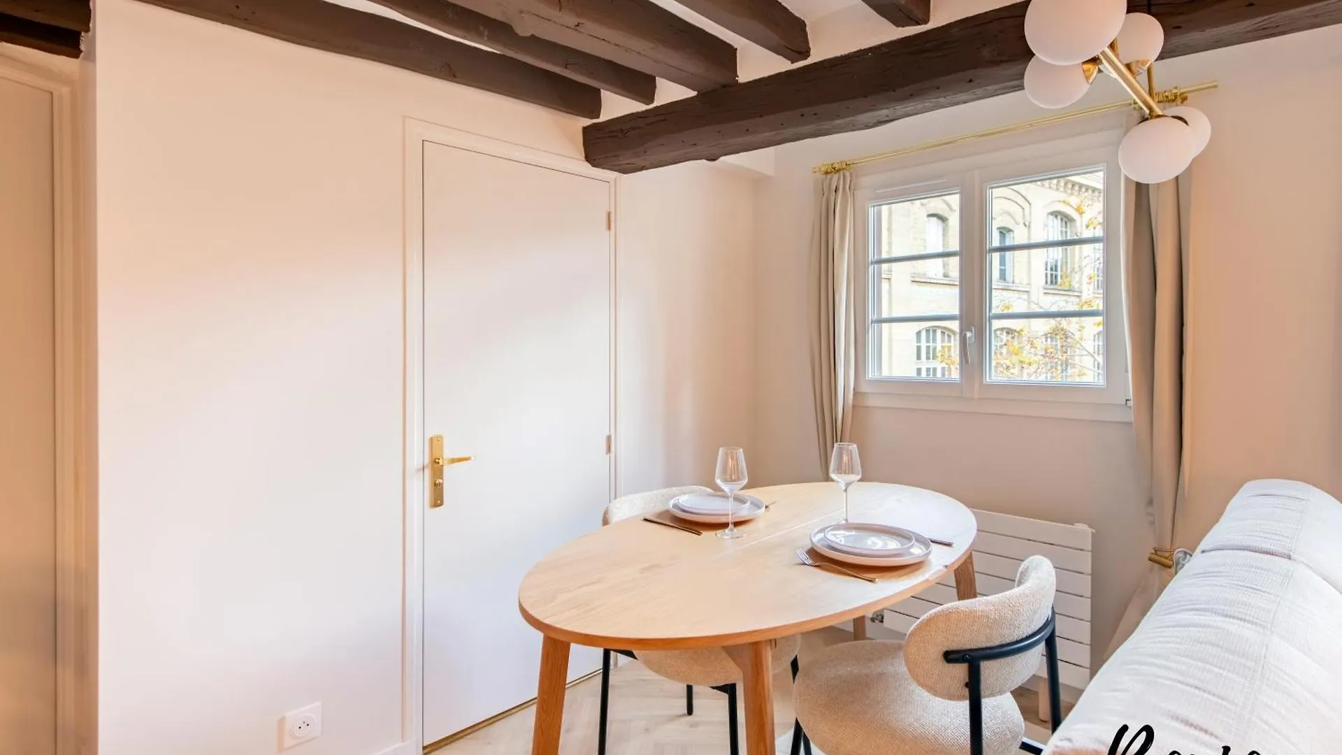 Super Central - Marais Luxury One-Bedroom - Free Parking Paris 0*,